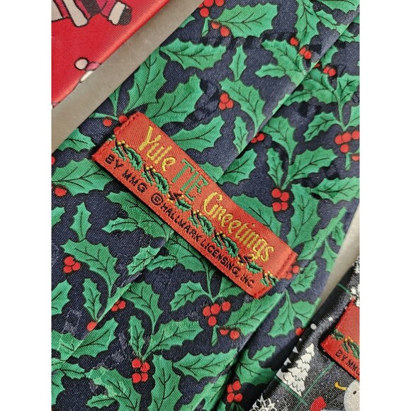 Set Three Greetings Ties Holiday Season, Set Of 3 Vintage Christmas Ties - Picture 5 of 8